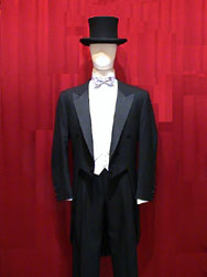 feathers_coattail_theater_covers_marquis_carnival_of_venise !