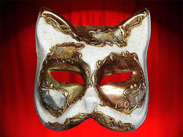 Masque de chat DEMI-VISAGE avec 3 petites gravures Vénitiennes.